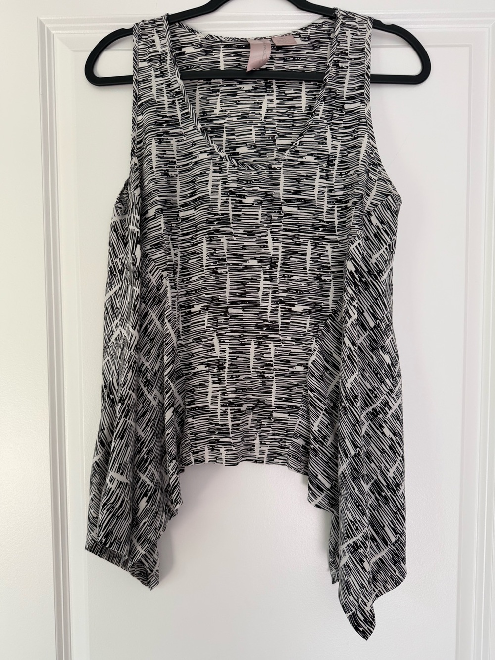 Flowy Black and White Graphic Tank Top